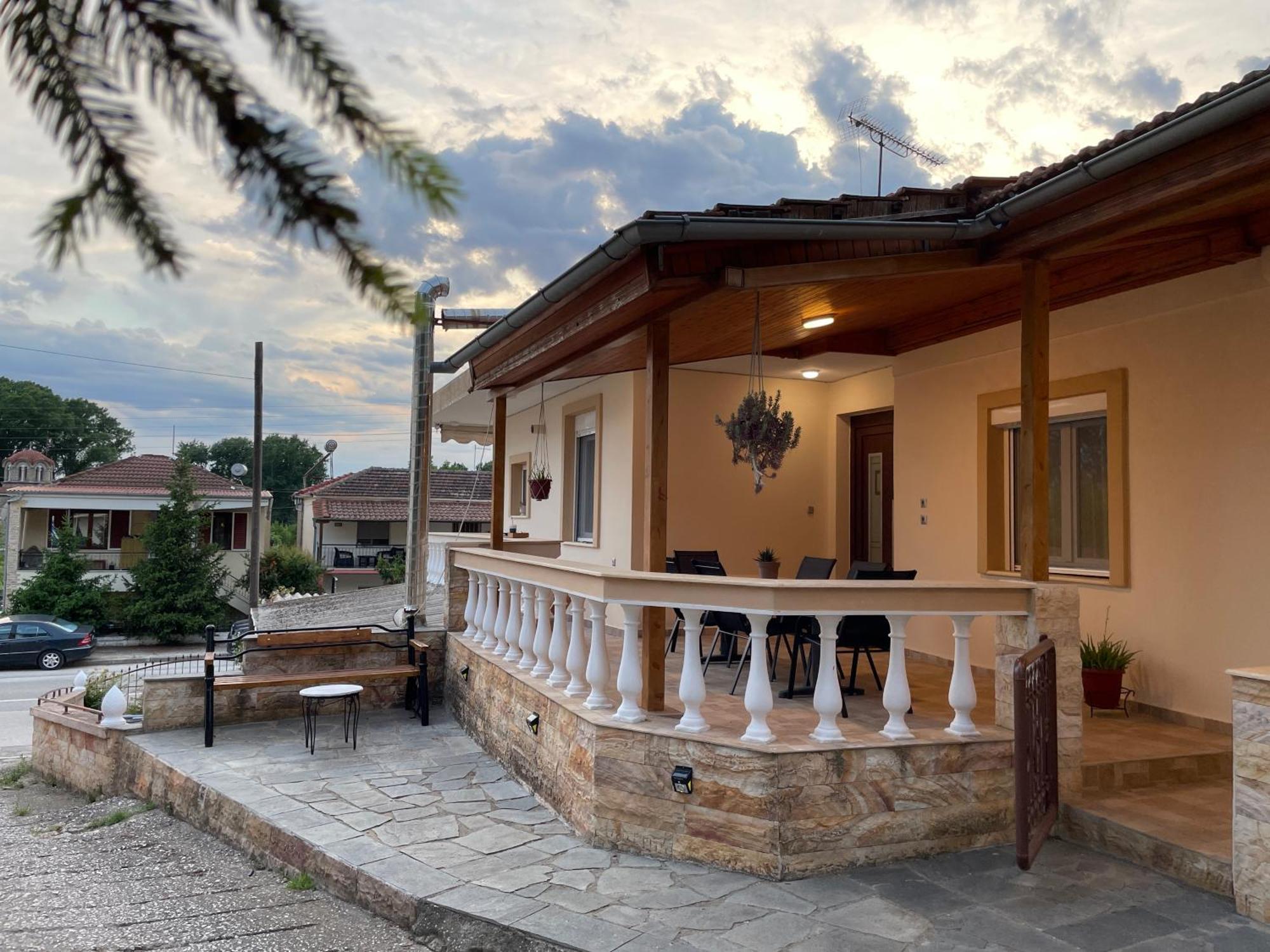 Aristides Guesthouse Krinídhes Extérieur photo